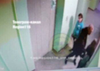 В Казани сосед напал на школьницу в подъезде