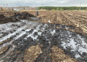 В Бавлинском районе прорвало нефтепровод 