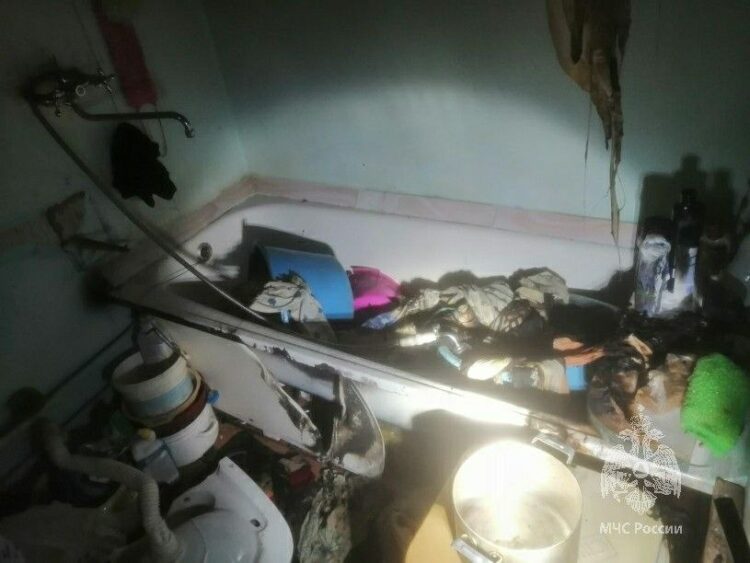 В Челнах мужчина устроил пожар в квартире и получил ожог из-за курения