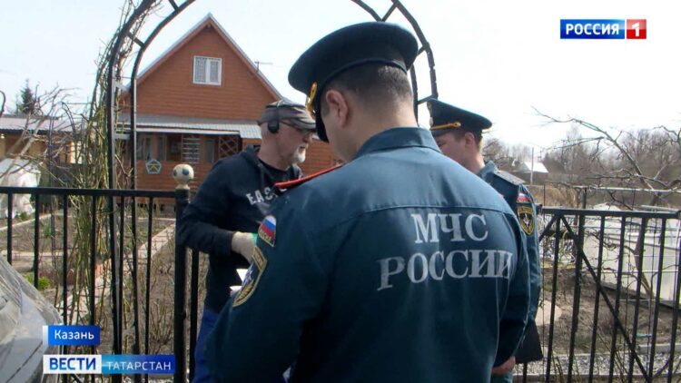 Общественность Татарстана проводила в последний путь Эдуарда Хайруллина