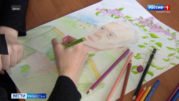 Пруд в селе Войкино Алексеевского района РТ облюбовала лебединая пара