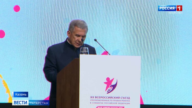 Минниханов назвал важным решение Путина о создании фонда поддержки детей с тяжелыми заболеваниями