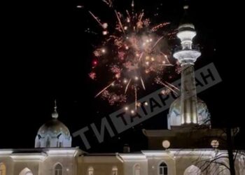 В казанской мечети «Ахмадзаки» завершение Рамадана отпраздновали салютом