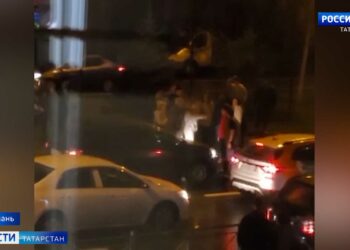 В Казани очевидцы едва не устроили самосуд над водителем, сбившего ребёнка на самокате