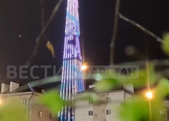 Казанская телебашня окрасилась в национальные орнаменты в честь Ураза-байрама