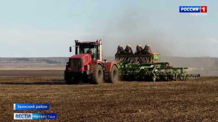 В Татарстане на поля выйдут 13 тысяч тракторов