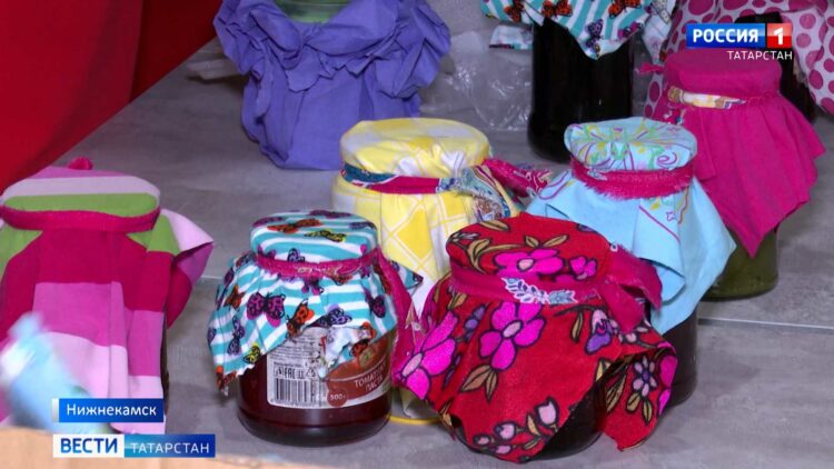 В Нижнекамске организовали сбор варенья для мобилизованных
