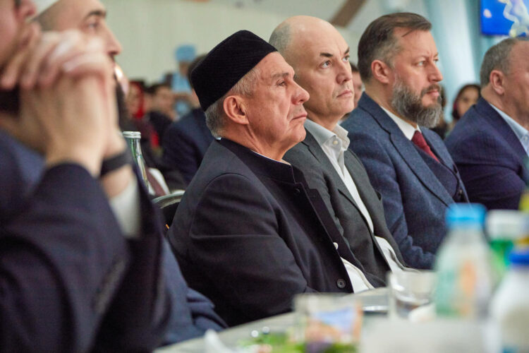 Минниханов принял участие в ифтаре в московском «Шатре Рамадана»