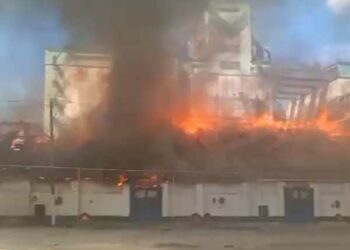 В Буинске потушили крупный пожар на элеваторе