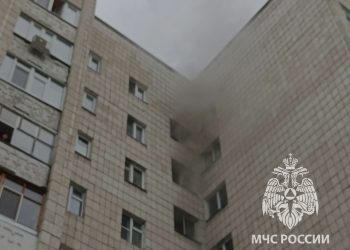 В Казани из-за загоревшегося электрокабеля из многоэтажки эвакуировали 7 человек