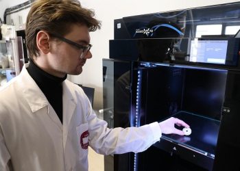 В Казани по нацпроекту открыли научно-образовательный центр полимерных материалов