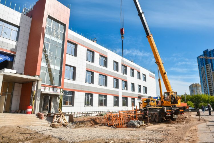 Строительство новой школы в 34-м комплексе Челнов завершится к июлю