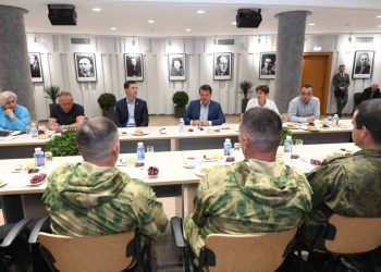Метшин встретился с участниками СВО, которые находятся в отпуске