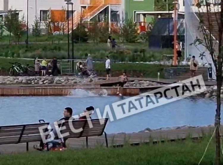 В парке «Салават Купере» заметили купающихся детей