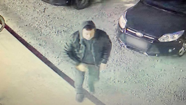 В Казани полицейские задержали мошенника, который обманывал пенсионеров