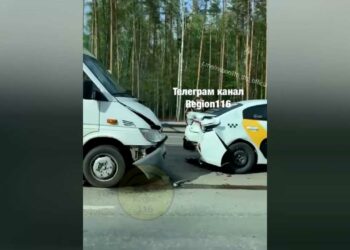 На Горьковском шоссе в Казани столкнулись сразу 4 машины