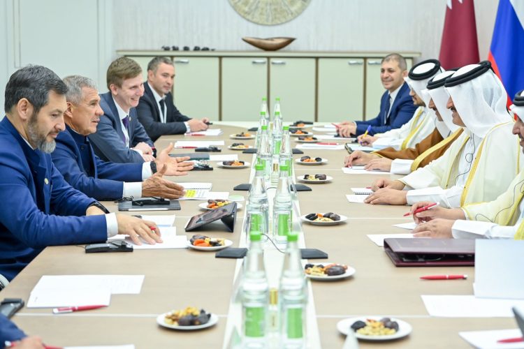 Минниханов встретился с замминистра торговли и промышленности Катара