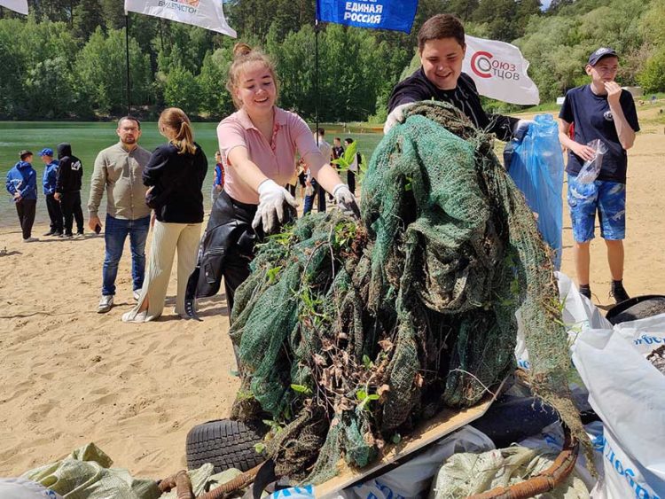 В Казани специалисты очистят дно озера Глубокое