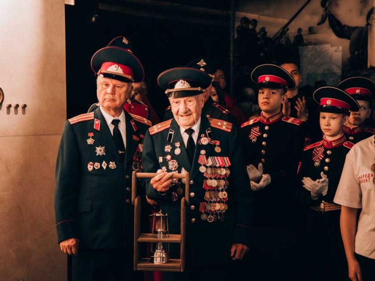 В парке Победы Казани прошла торжественная передача «Огня памяти»