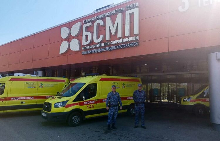 В Челнах росгвардейцы на ходу остановили машину, у водителя которой случился инсульт 