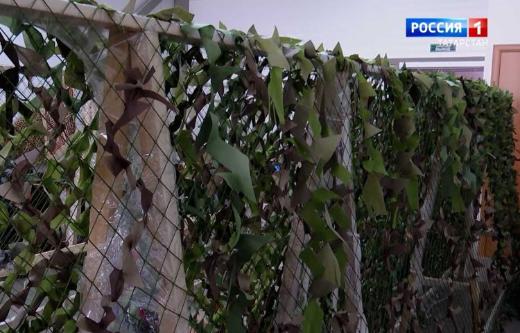 В Заинске открыли пункт плетения маскировочных сетей для бойцов СВО