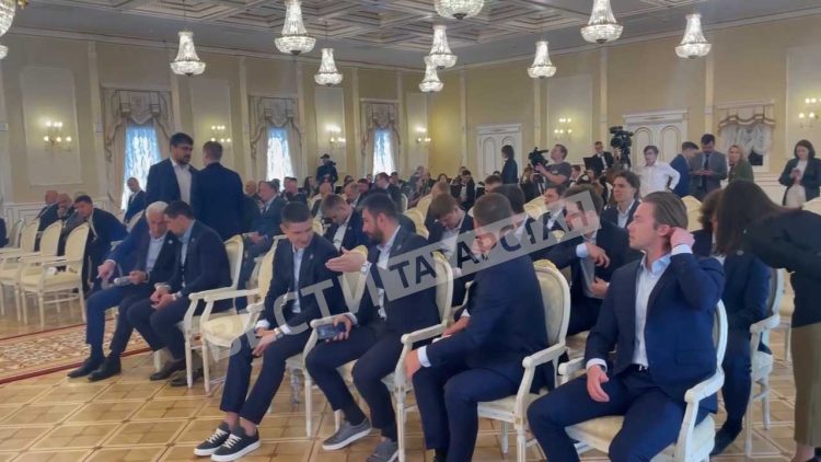 В Казанском Кремле чествуют хоккеистов «Ак Барса»