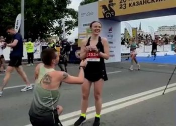 Участник «Казанского марафона» сделал предложение девушке на финише
