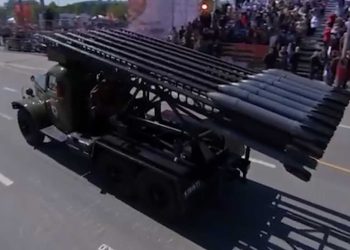 Легендарная «Катюша» проехала на Параде Победы в Казани