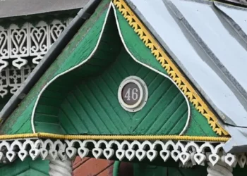 Знаменитый дом-символ Залесного в Казани разбирают на дрова
