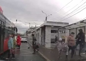 Полицейские начали проверку после видео с избиением пенсионера в Казани