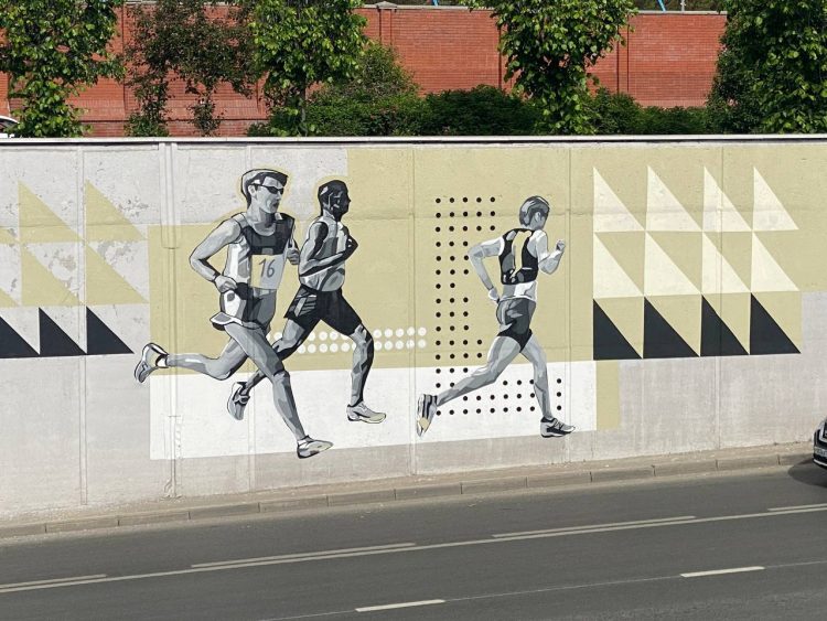 В Казани появились граффити, посвященные «Казанскому марафону»