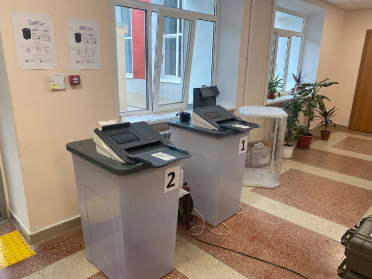 Председатель ЦИК РТ проверил готовность избирательных участков в Челнах