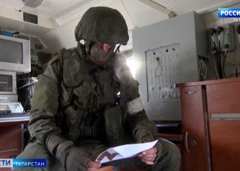 Минобороны России опубликовало кадры доставки писем и посылок от родных участникам СВО