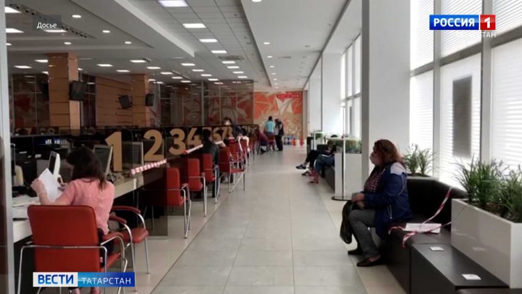 В Минтруда напомнили, что оформить детские пособия можно через госуслуги