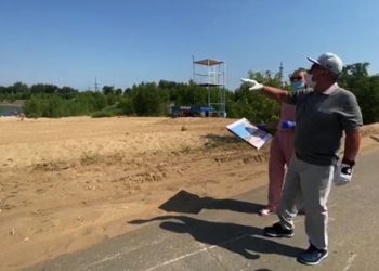 В Казани начали благоустраивать пляж «Локомотив»