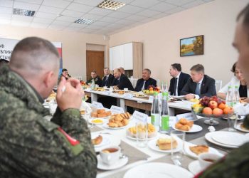 Минниханов встретился с участниками спецоперации, находящимися в отпуске