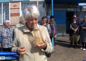 «Она как техническая, пить ее невозможно»: жители села Алексеевского района остались без питьевой воды