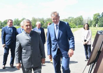 Минниханов поздравил работников Казанского порохового завода с юбилеем предприятия