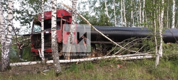 В Пестречинском районе водитель фуры вылетел в кювет