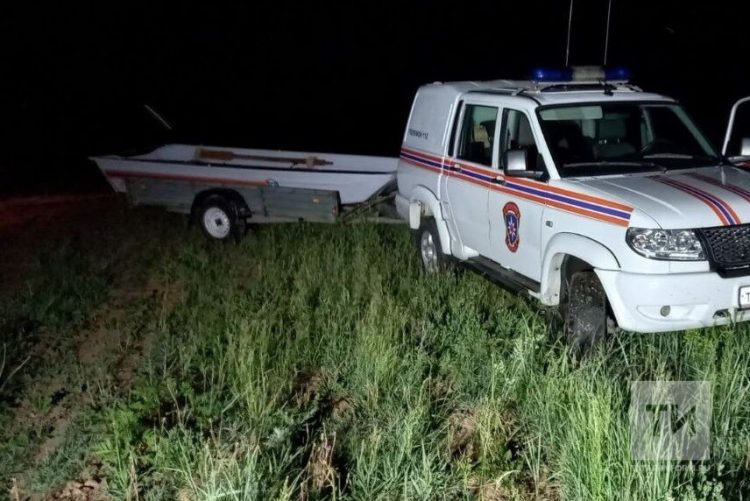 В Рыбно-Слободском районе мужчина погиб, съехав на авто в пруд