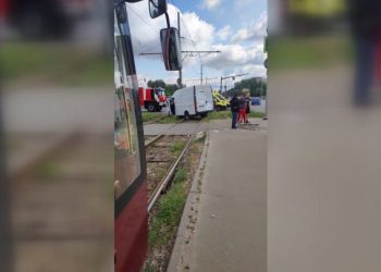 В Казани «ГАЗель» вылетела на остановку с людьми