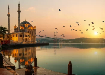 Россияне снова могут купить горящие путевки в Турцию