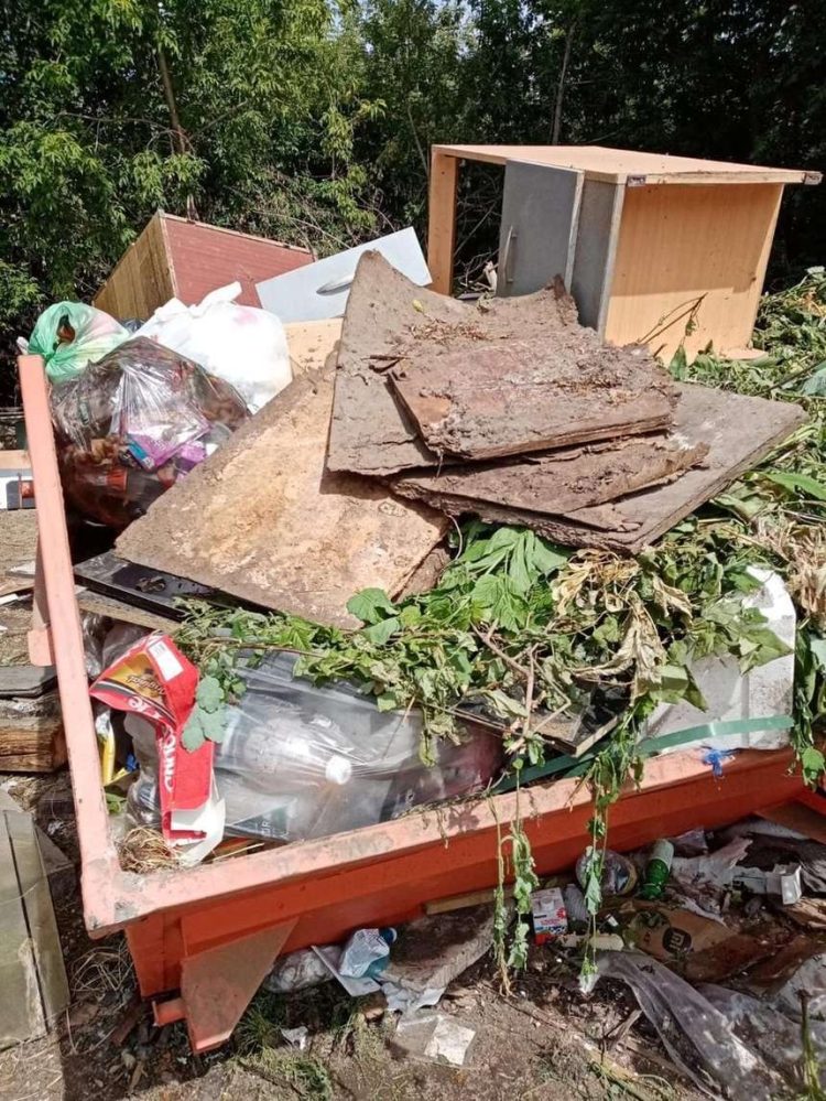 Жители казанского Аметьево вновь жалуются на свалку возле дома