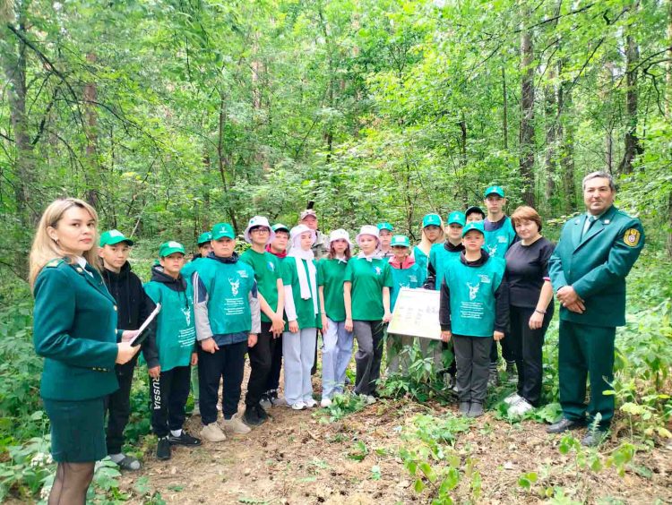 В Буинске гимназисты побывали на экотропе в рамках нацпроекта