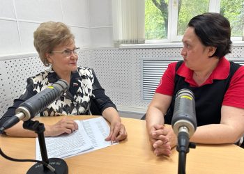 У микрофона депутат Татьяна Ларионова (22.06.23)