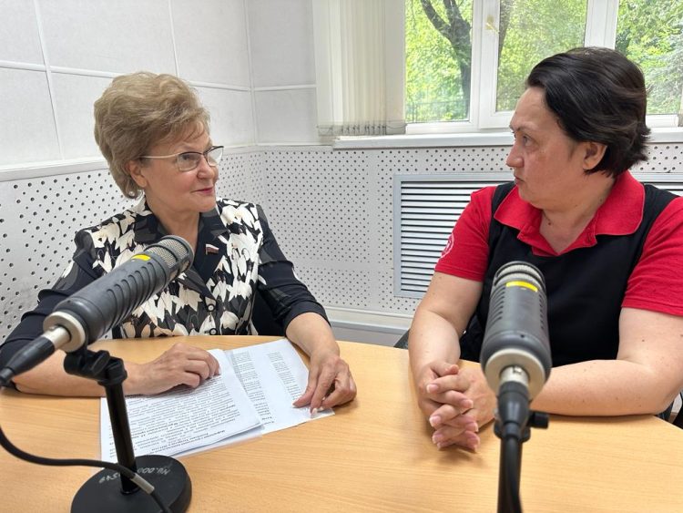 У микрофона депутат Татьяна Ларионова (22.06.23)