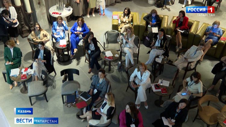 Женщины в бизнесе: обсуждение гендерного равенства и развитие компании