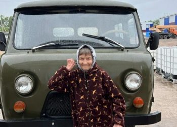 Пенсионерка из Бугульмы купила для бойцов в зоне СВО автомобиль УАЗ