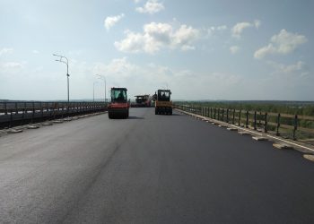 В Татарстане начали асфальтировать мост через Свиягу