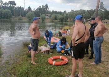 В Казани женщина чуть не утонула на Малом Лебяжьем